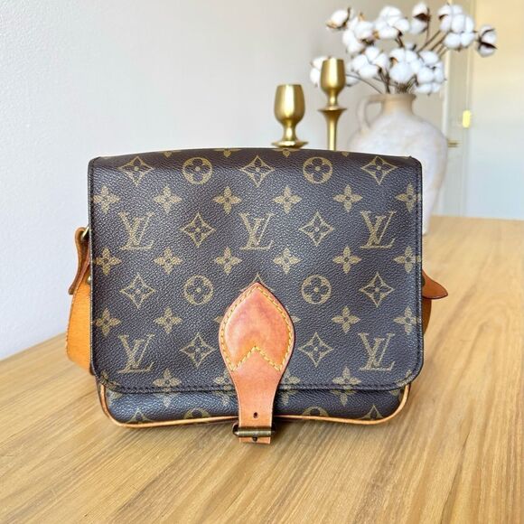 ✅AUTHENTIC✅LOUIS VUITTON CARTOUCHIERE MM CROSSBODY - Picture 1 of 14